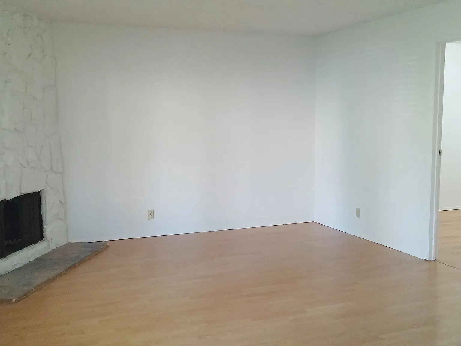 16225 NE 12th Ct — Photo 2