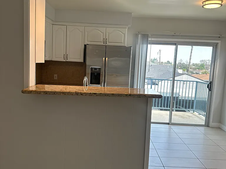 5626-5630 Sultana Ave — Photo 15