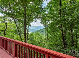 7 Winding Poplar Rd, Black Mountain, NC 28711