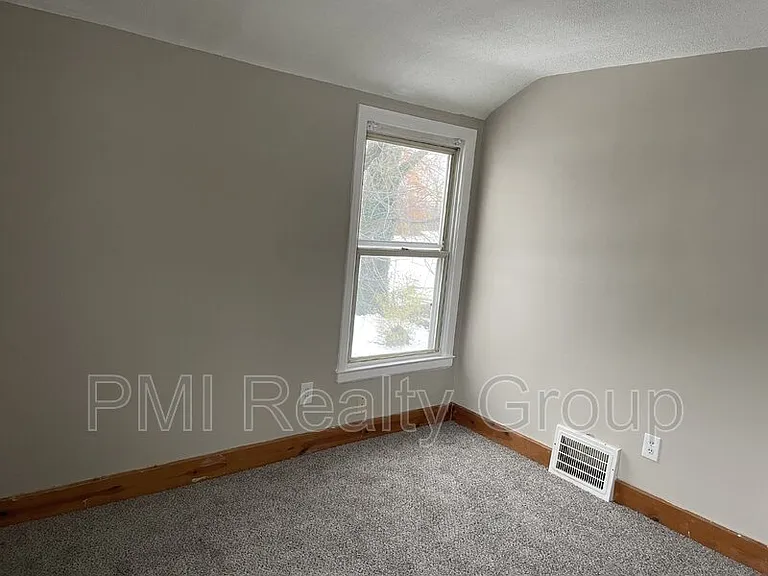 25561 Tungsten Rd — Photo 13