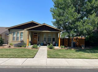 1043 NW Spruce Ave, Redmond, OR 97756