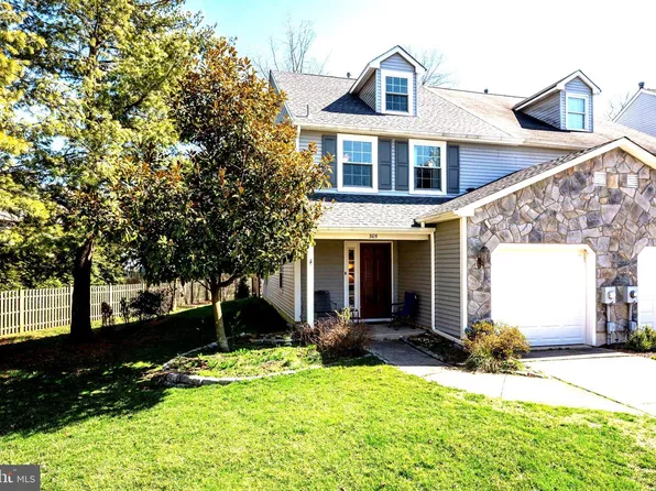 305 Hazelwood Ln, Marlton, NJ 08053