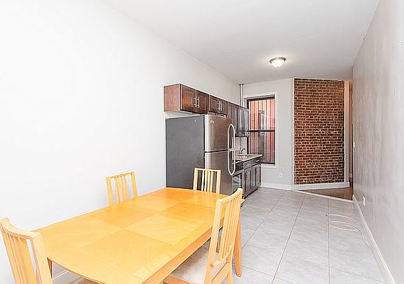 3rd image of 752 Franklin Ave APT 6