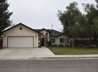 523 Village Ct, Exeter, CA 93221