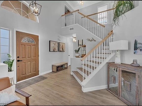 5th image of 259 Camelback Ridge Ave