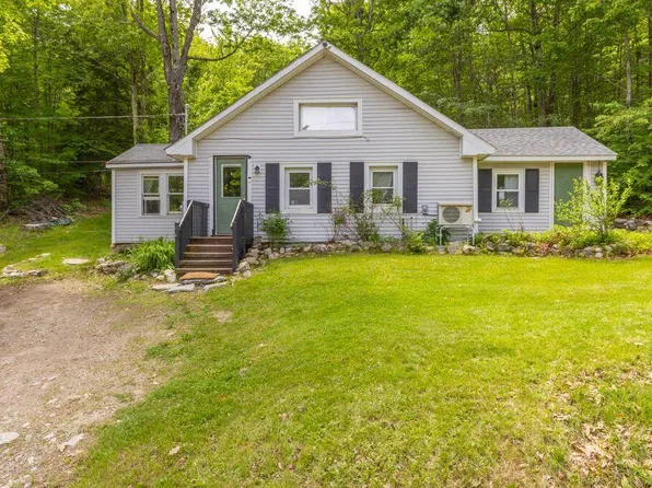 239 N Raymond Road, Gray, ME 04039