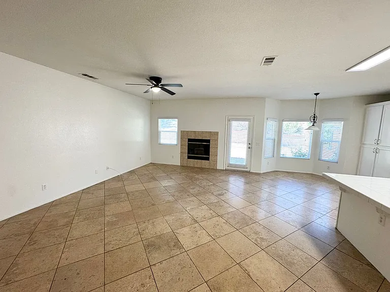 4132 Grandview Dr — Photo 6