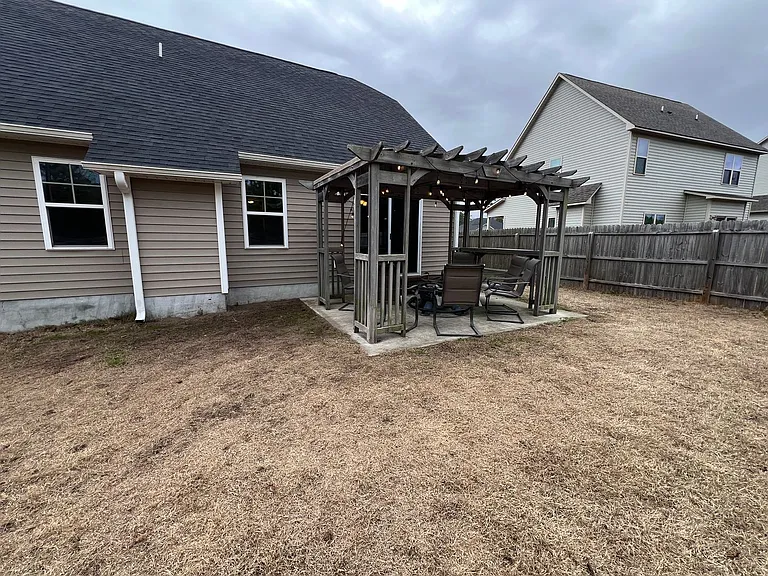 310 Landon Ln — Photo 16