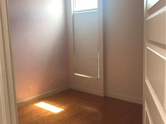 5th image of 5621 N Valley Laurel St