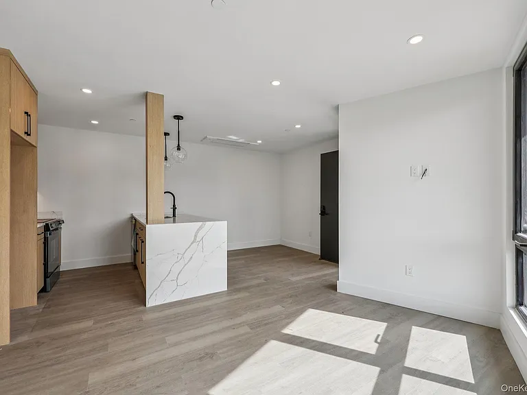 325 Manville #201 — Photo 4