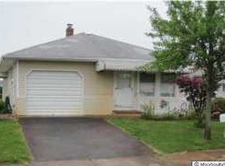 18 Saint Kitts Dr, Toms River, NJ 08757