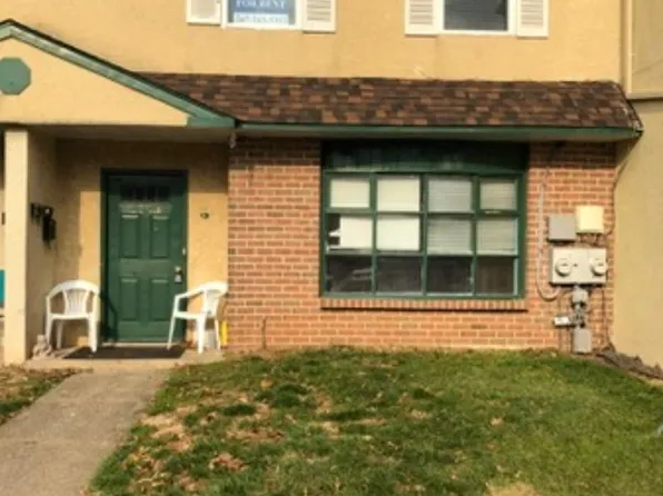 2203 Pileggi Rd, Warrington, PA 18976