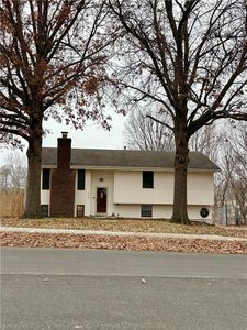 305 NE Sunnyside School Rd, Blue Springs, MO, 64014