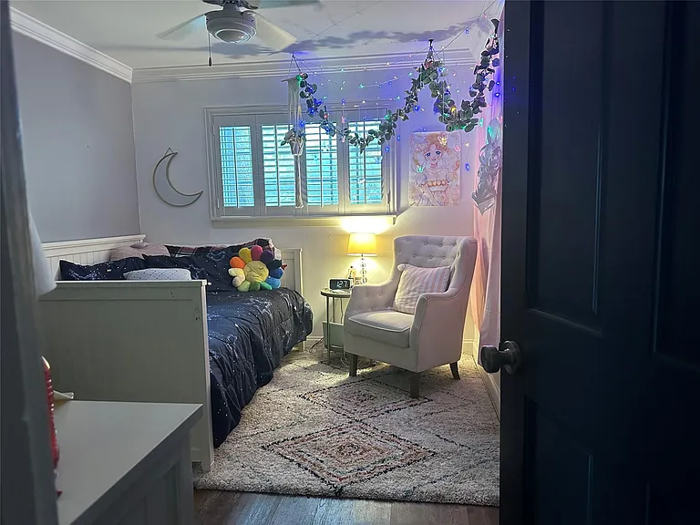 439 Brady Ln — Photo 14