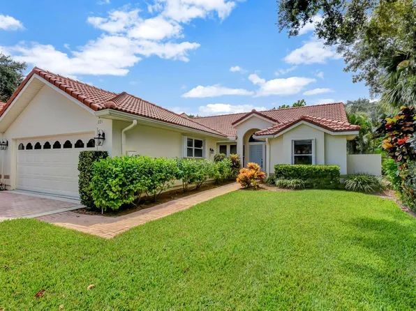 221 N Carmel Court, Vero Beach, FL 32963