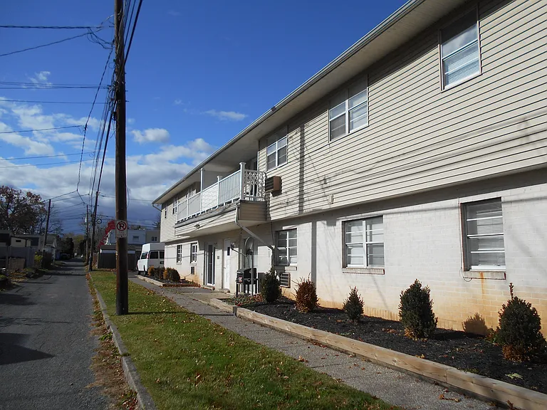 856 Ulster St #102 — Photo 2