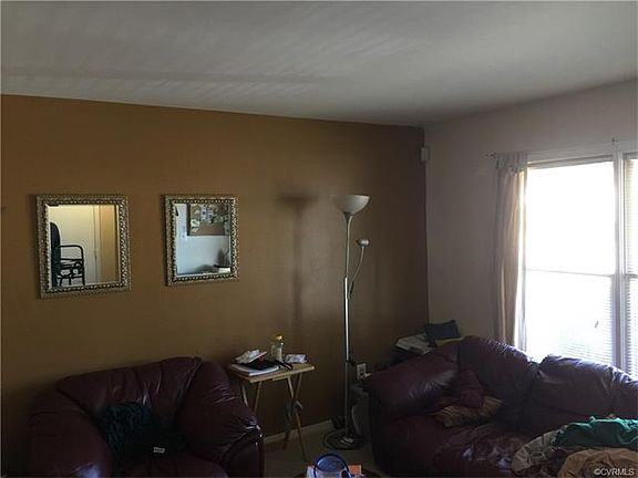 4th image of 15210 Broadwater Ct #15210