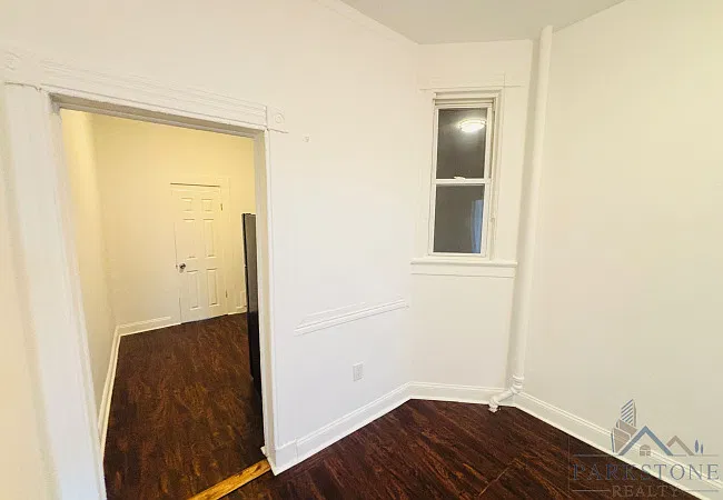 109 Hutton St — Photo 3