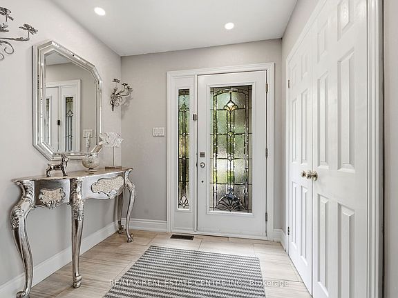 5th image of 44 Madelaine Cres