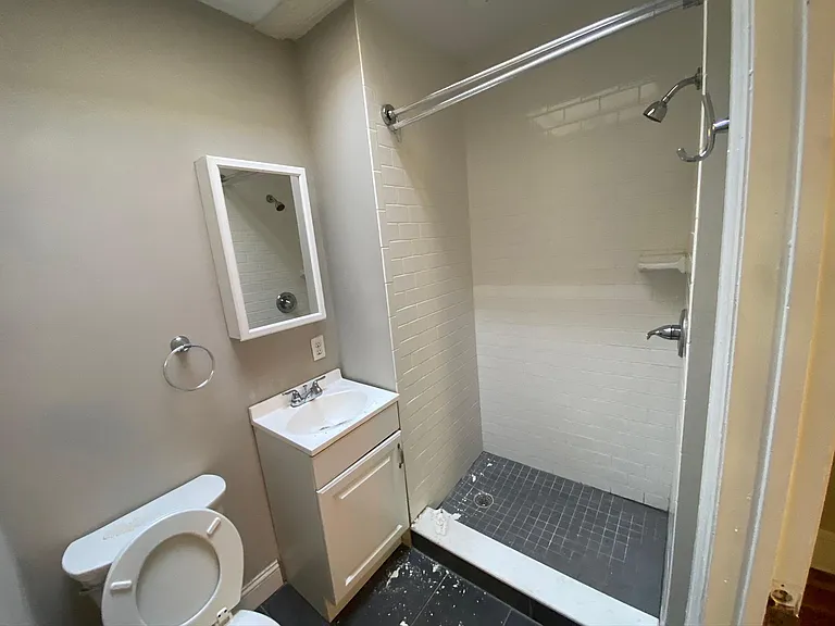 421 S 15th St #3R — Photo 12
