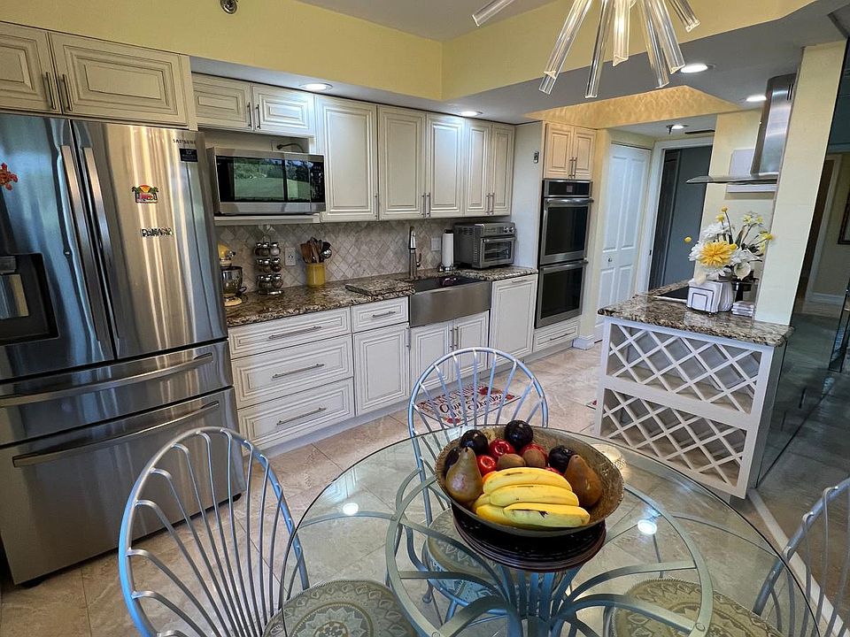1st image of 5257 Fountains Dr S #105