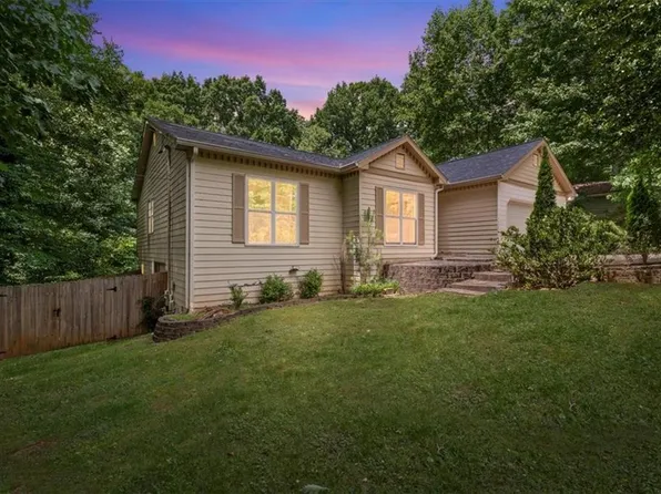 6020 Branden Hill Ln, Buford, GA 30518