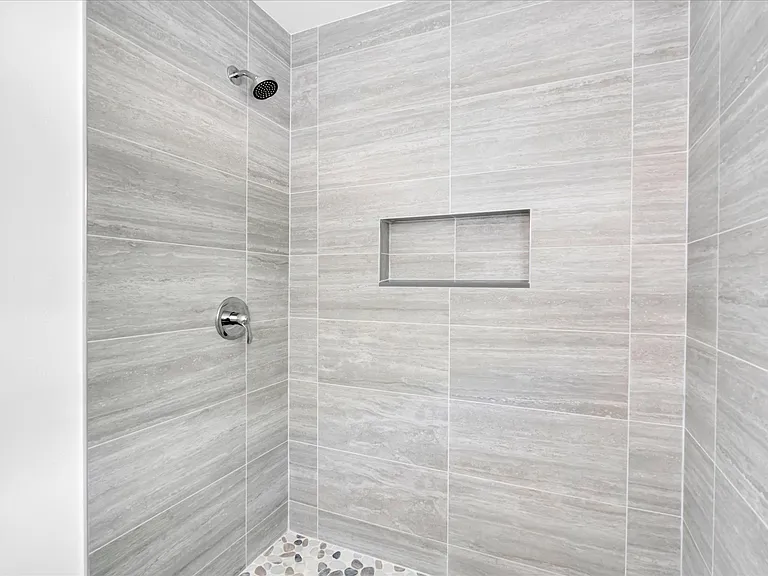 8801 Sunlit Cove Dr NE — Photo 18