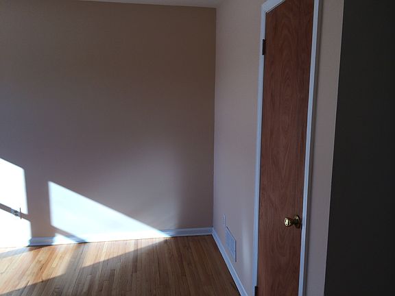 3rd image of 167 S 4th Ave