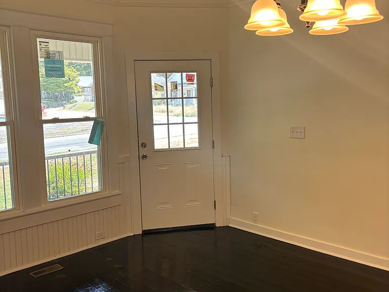 203 N Grove St #4 — Photo 3