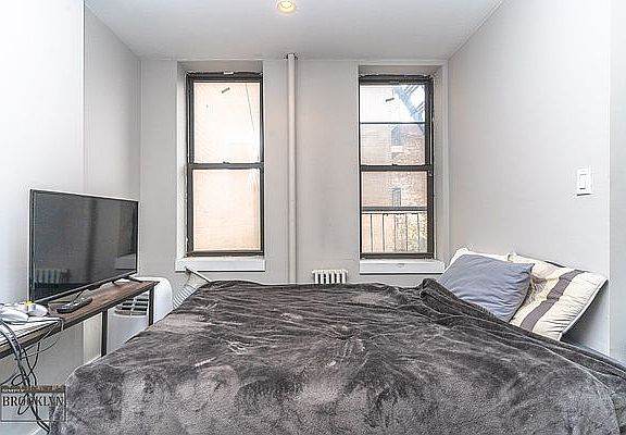 3rd image of 222 Bushwick Ave #17