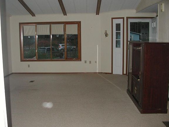 2nd image of 11 Torrey Ln