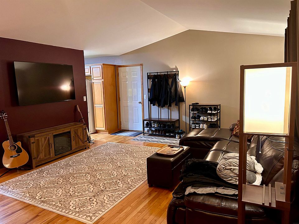 1305 College Dr, Decorah, IA 52101 Zillow