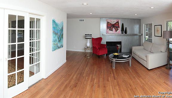 2nd image of 106 Larkwood Dr