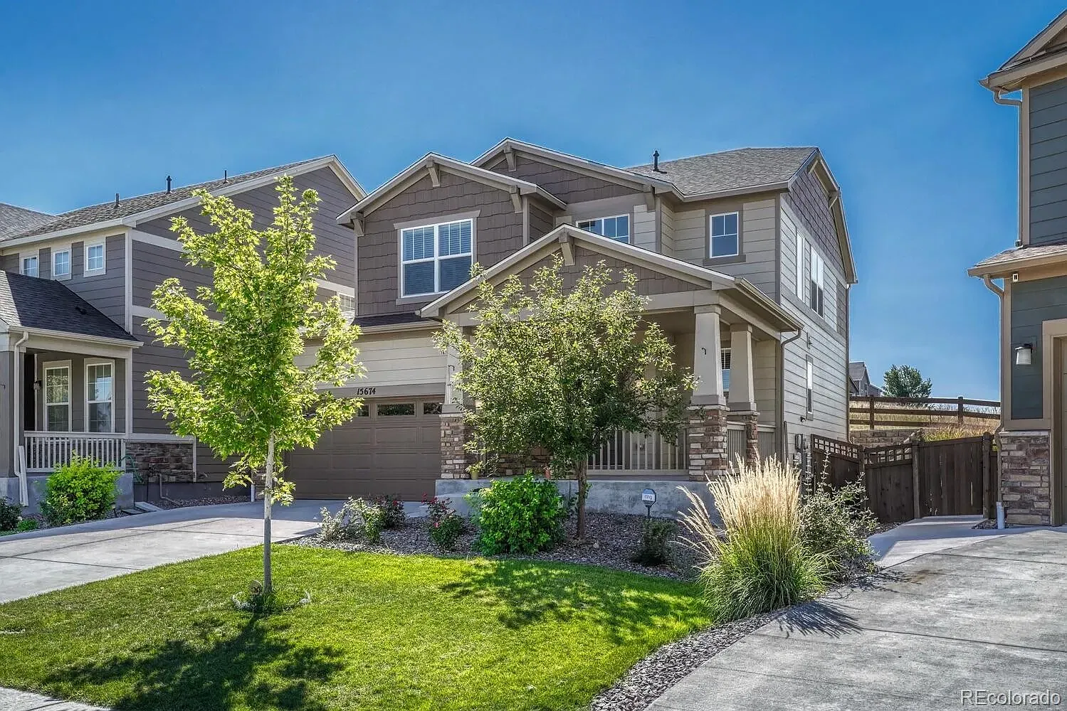 3 bed, 3.5 bath, 2700 sqft, $3,200 — Photo 2