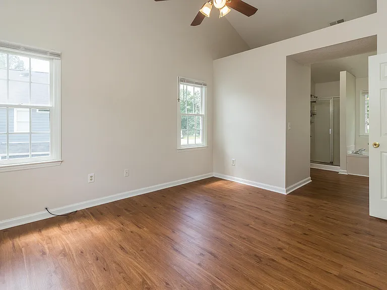 805 Penncross Dr — Photo 18