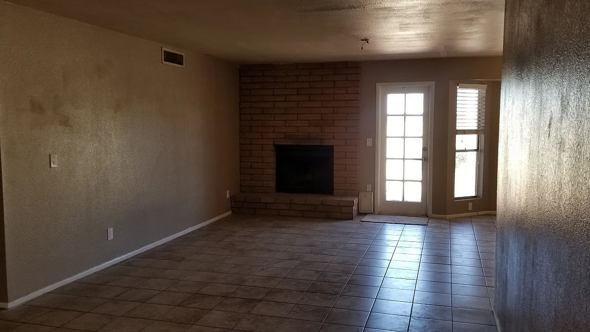 Nice Family Home In North Phoenix! — Photo 3