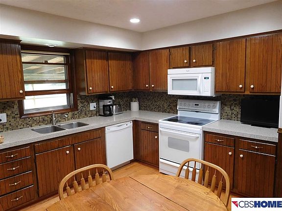 2nd image of 5436 S 93rd St
