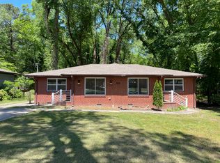 869 Jefferson Ave, East Pt, GA 30344