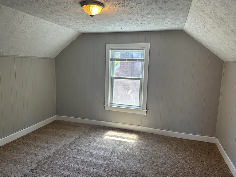 148 Fairlawn Ave — Photo 10