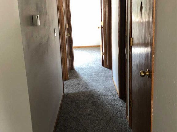 4th image of 416 E 27th St