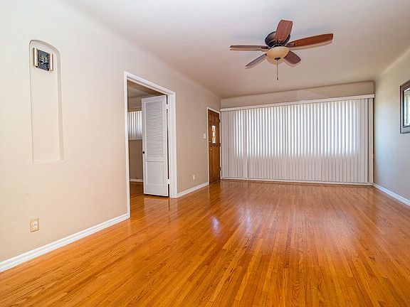 5th image of 10319 Bowman Ave