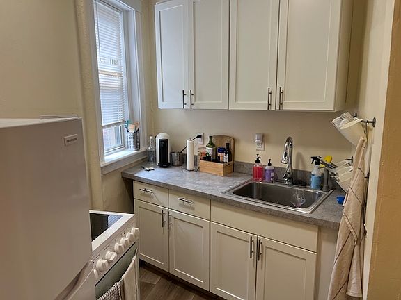 3rd image of 55 Park Dr APT 14