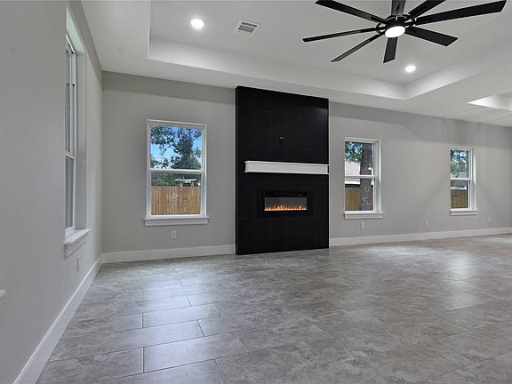 3rd image of 14833 Pine Dr