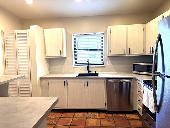 4th image of 301 N Pine Island Road #265