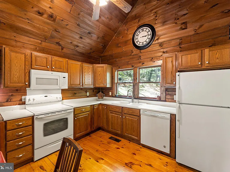 1850 Ridge Rd — Photo 17