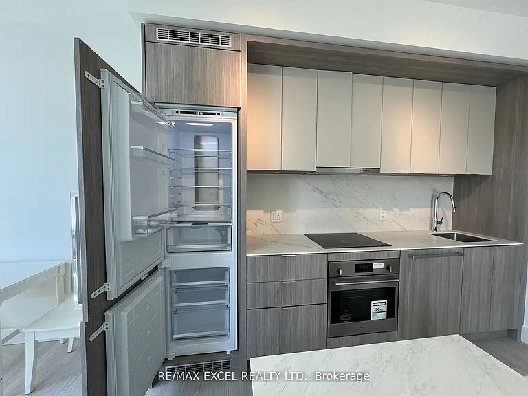 6 Greenbriar Rd #211 — Photo 16