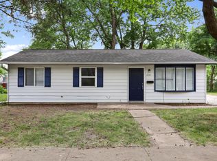 2201 E Country Squire Dr, Urbana, IL 61802