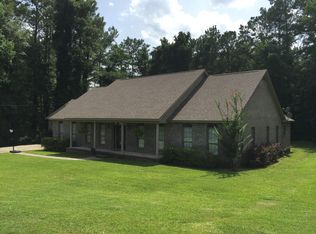 303 Hornsby Dr, Tallassee, AL 36078