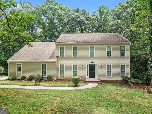 3884 Hunting Ridge Dr SW, Lilburn, GA 30047