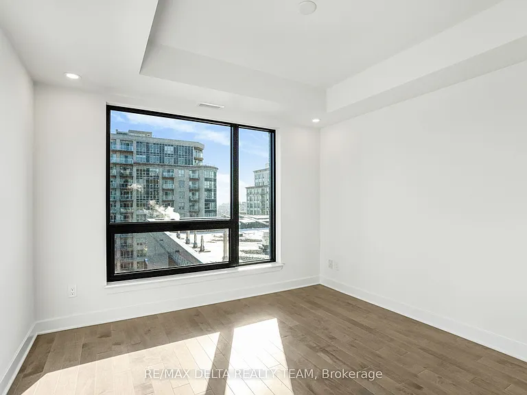180 George St #2208 — Photo 19